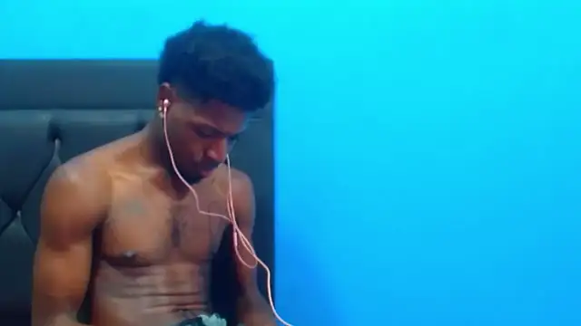 Snapshot of jaycolinss chatting on 11.25.25 jaycolinss online show from 11.25.25