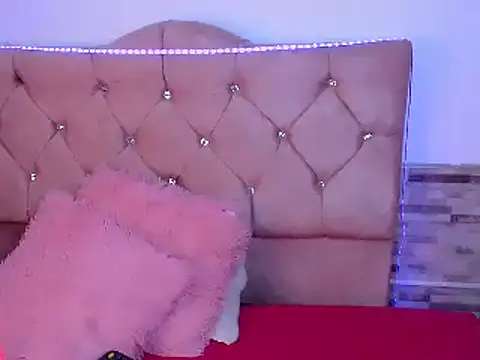 Snapshot of elizabethcooper chatting on 01.24.25 elizabethcooper online show from 01.24.25