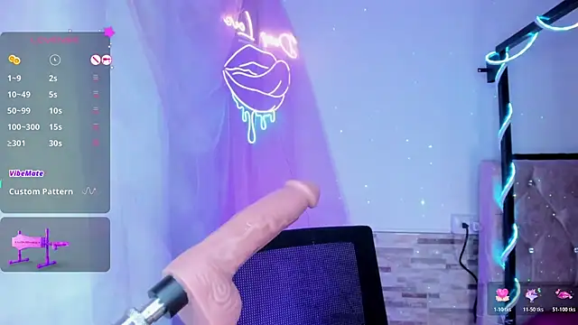 Snapshot of elizabethcooper chatting on 11.13.25 elizabethcooper online show from 11.13.25