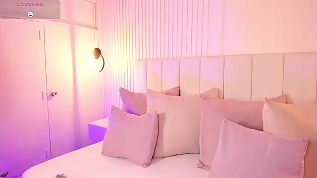 natali henao online show from 10.10.25