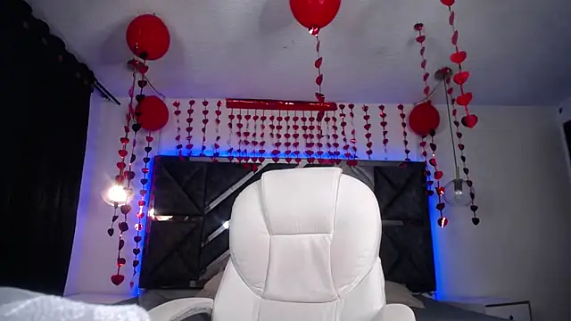 MIA YOURHOTTIE online show from 02.07.25