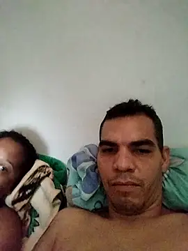 Snapshot of Elvisjrosales chatting on 10.05.25 Elvisjrosales online show from 10.05.25