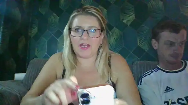 Snapshot of SweetXCandyX chatting on 11.13.25 SweetXCandyX online show from 11.13.25