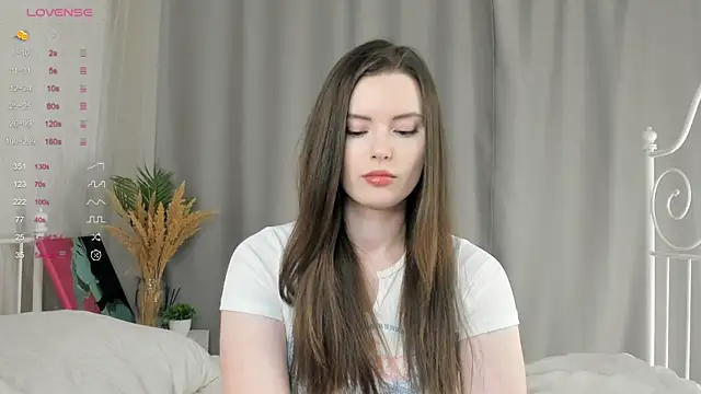 LoraDevon online show from 02.26.25