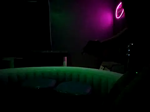 Snapshot of Spunwhiteboy1992 chatting on 12.15.25 Spunwhiteboy1992 online show from 12.15.25