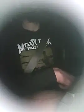 Snapshot of Spunwhiteboy1992 chatting on 12.22.25 Spunwhiteboy1992 online show from 12.22.25