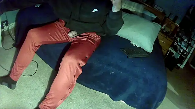 Snapshot of Spunwhiteboy1992 chatting on 12.23.25 Spunwhiteboy1992 online show from 12.23.25