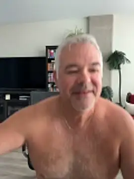 Snapshot of aarosteev2 chatting on 04.20.26 aarosteev2 online show from 04.20.26