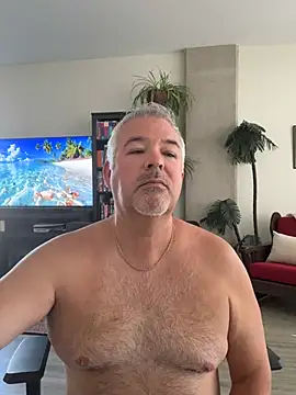 Snapshot of aarosteev2 chatting on 04.28.26 aarosteev2 online show from 04.28.26