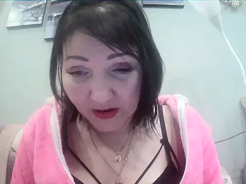 Snapshot of ClaireSunset chatting on 12.22.24 ClaireSunset online show from 12.22.24