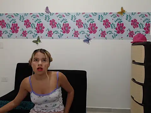 Naomi991 online show from 12.31.24