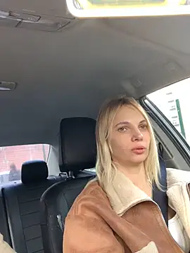 Snapshot of DonorDi chatting on 02.04.25 DonorDi online show from 02.04.25