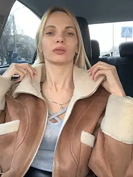 Snapshot of DonorDi chatting on 02.21.25 DonorDi online show from 02.21.25