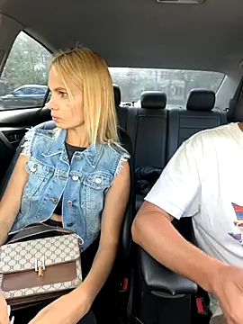 Snapshot of DonorDi chatting on 09.15.25 DonorDi online show from 09.15.25