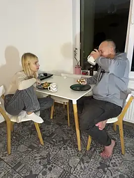 Snapshot of DonorDi chatting on 11.18.25 DonorDi online show from 11.18.25