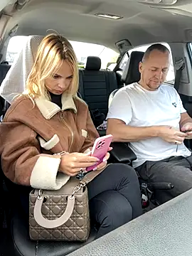 Snapshot of DonorDi chatting on 12.15.25 DonorDi online show from 12.15.25