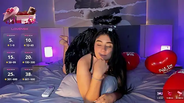 Belliinda 21 online show from 02.23.25