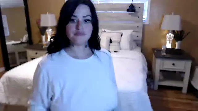 Snapshot of TexasTattooedHouseWife chatting on 02.24.25 TexasTattooedHouseWife online show from 02.24.25