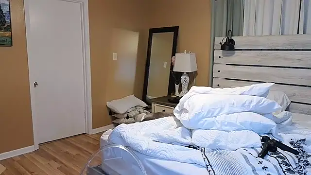 Snapshot of TexasTattooedHouseWife chatting on 03.06.25 TexasTattooedHouseWife online show from 03.06.25