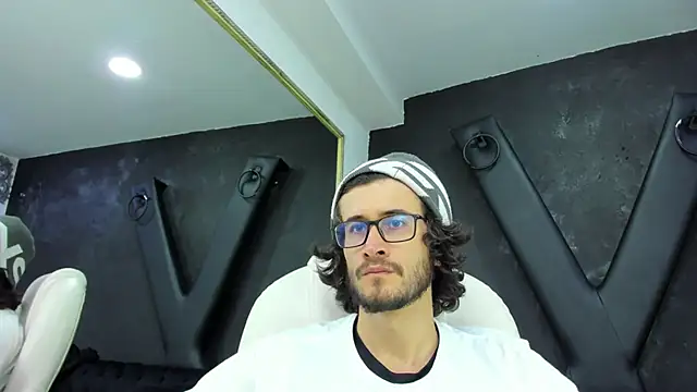 Loggan donnelly online show from 03.16.25