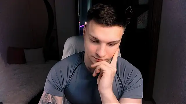 handsome guy01 online show from 12.28.24