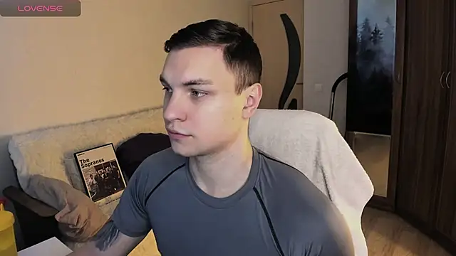 handsome guy01 online show from 10.04.25