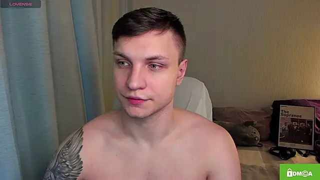 Snapshot of handsome_guy01 chatting on 05.06.26 handsome guy01 online show from 05.06.26