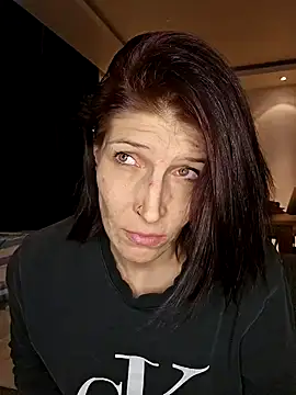 Lenchen  online show from 12.23.24