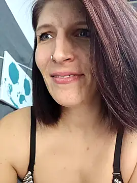 Lenchen  online show from 01.23.25