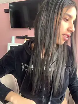 Snapshot of Praga_Pink chatting on 04.23.26 Praga Pink online show from 04.23.26