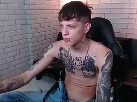 Snapshot of Adam_hard_ chatting on 01.07.25 Adam hard online show from 01.07.25