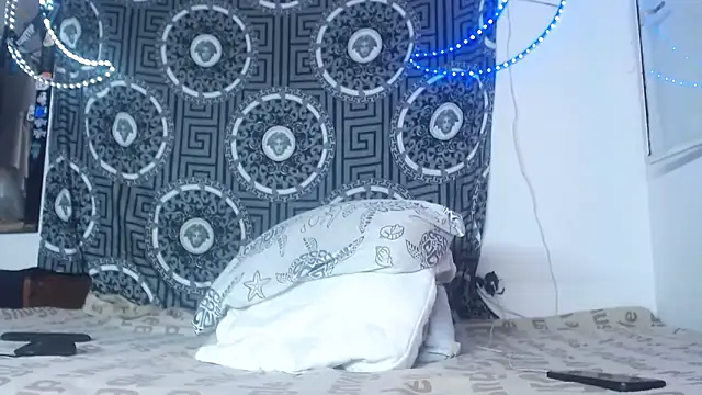 Snapshot of Adam_hard_ chatting on 11.11.25 Adam hard online show from 11.11.25