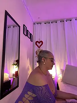 Snapshot of Aligoldbottom chatting on 02.15.25 Aligoldbottom online show from 02.15.25