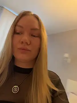 LianaCruz   online show from 12.14.25