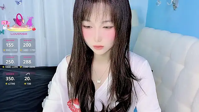 Snapshot of -Wendy__ chatting on 05.10.26 -Wendy online show from 05.10.26