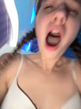 Lia  Love online show from 02.04.25