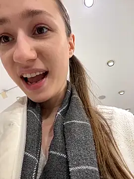 Lia  Love online show from 02.17.25