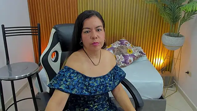 Snapshot of nahia_13 chatting on 02.25.25 nahia 13 online show from 02.25.25