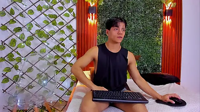 Snapshot of Valentino__X chatting on 11.22.25 Valentino X online show from 11.22.25