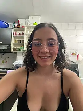 Snapshot of Kay_LustyWife chatting on 01.03.25 Kay LustyWife online show from 01.03.25