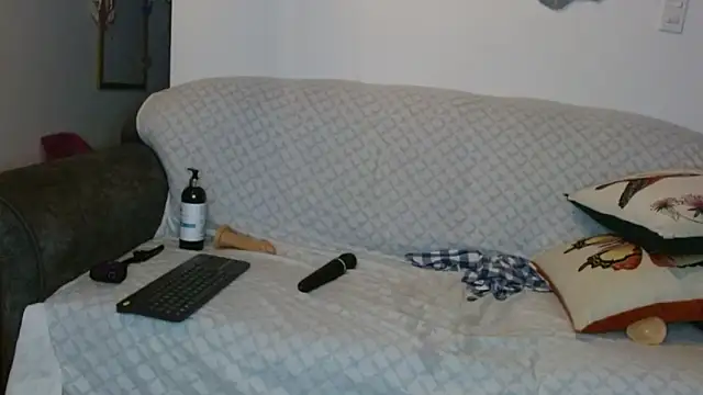 Vanessa Aniston online show from 02.13.26