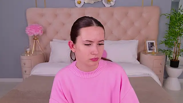 milaleoneli online show from 03.03.25