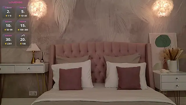 milaleoneli online show from 04.12.26