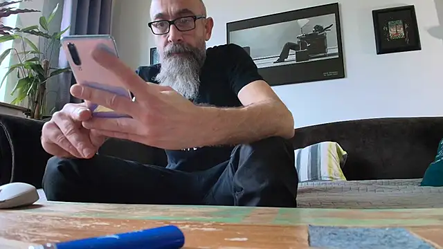 Snapshot of Kingsscepter chatting on 02.11.25 Kingsscepter online show from 02.11.25