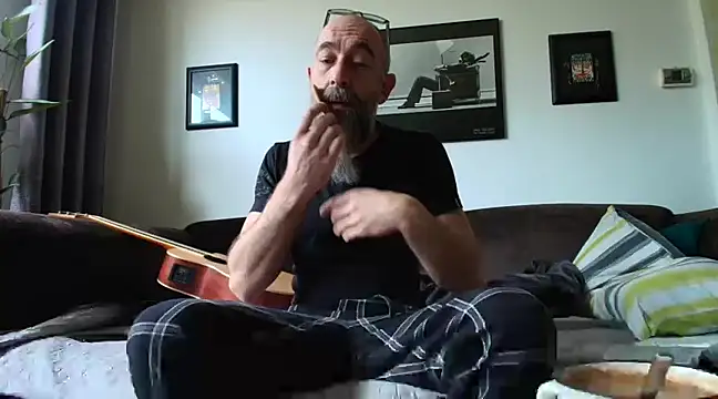 Snapshot of Kingsscepter chatting on 02.15.25 Kingsscepter online show from 02.15.25