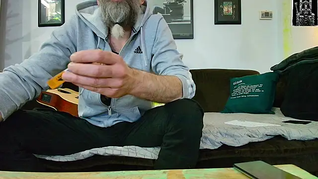 Snapshot of Kingsscepter chatting on 02.22.25 Kingsscepter online show from 02.22.25