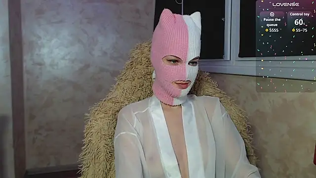 Domiiiniiicana online show from 09.17.25