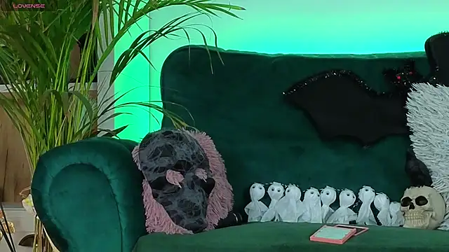 AveryWillow online show from 10.27.25