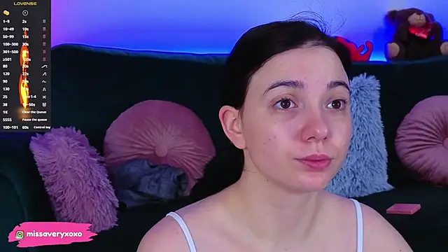 AveryWillow online show from 04.01.26