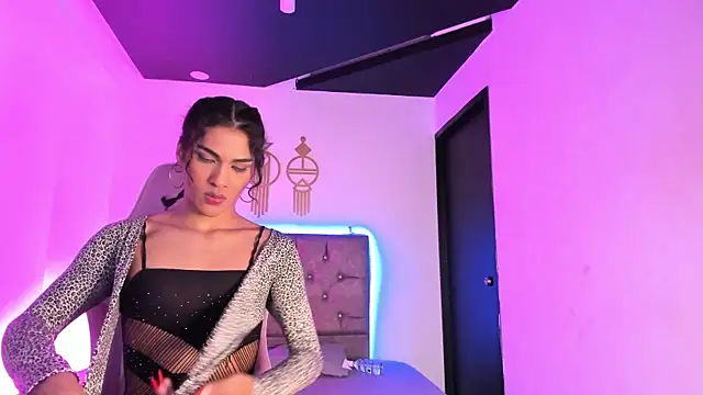 Snapshot of MiaCavallii_ chatting on 03.22.25 MiaCavallii online show from 03.22.25